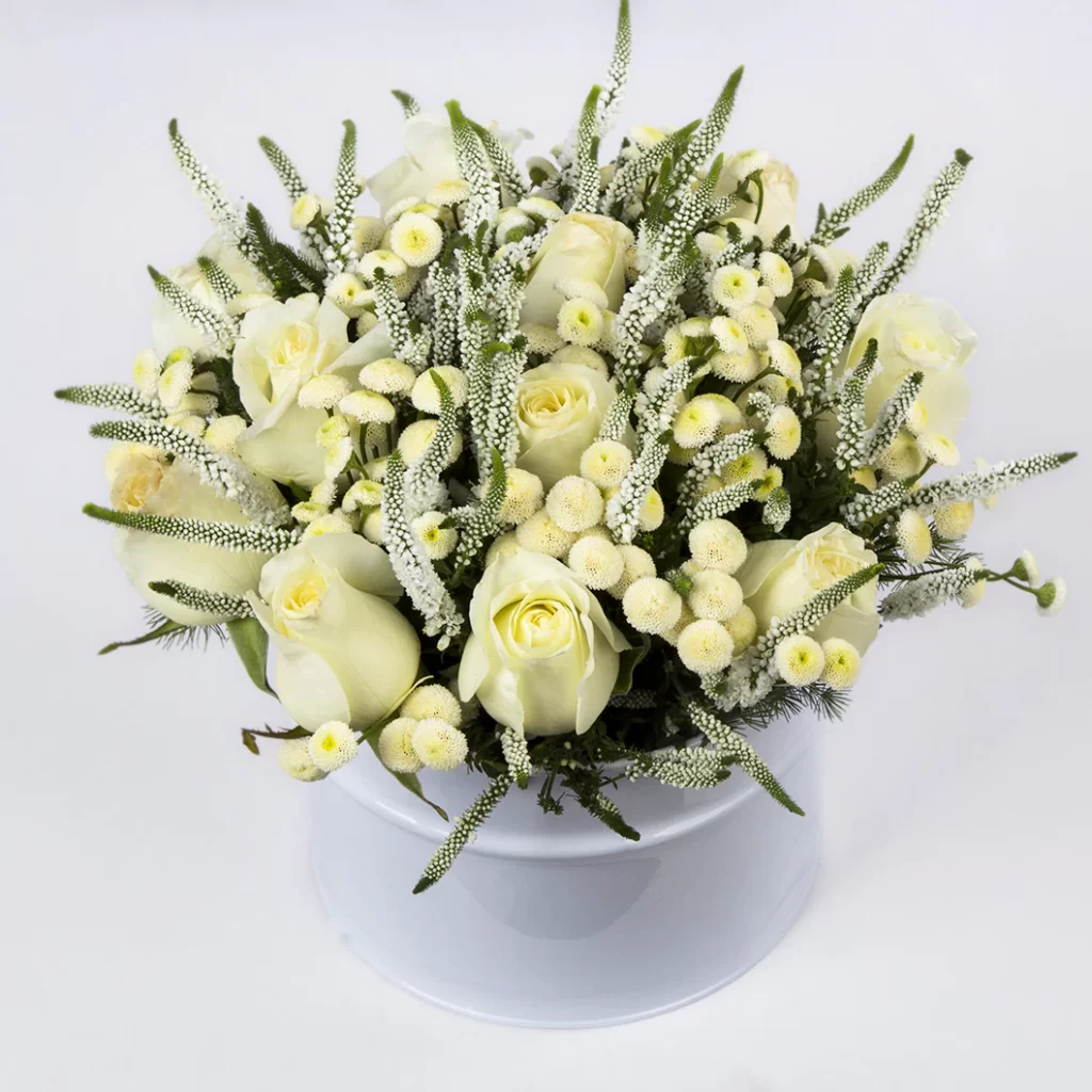 تصویر باکس گل هدیه گل رز هلندی سفید با گلدان فلزی کد 2260