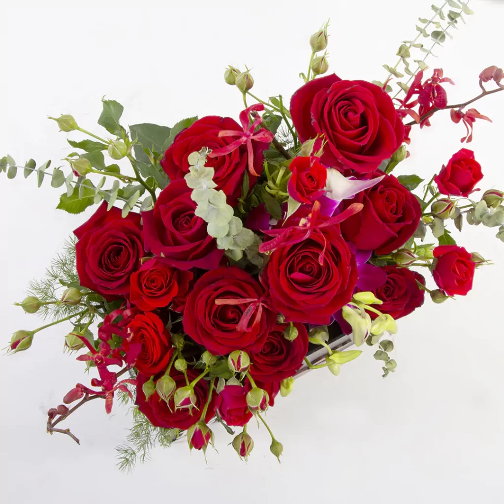 عکس باکس گل رز هلندی قرمز و گل رز مینیاتوری قرمزکد 2630