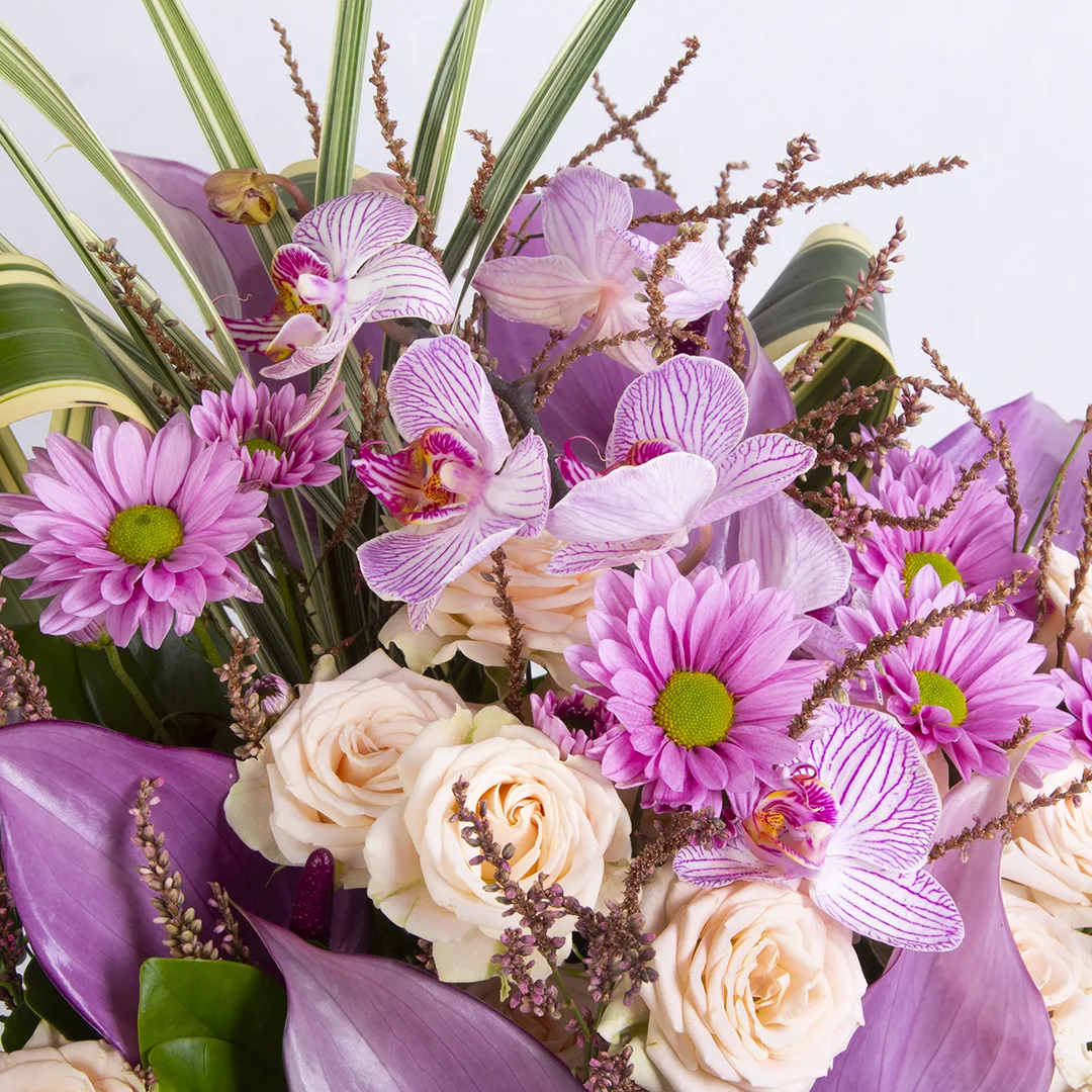 تصویر باکس گل هدیه گل رز مینیاتوری لب ماتیکی و صورتی و گل لوندر صورتی کد 2700