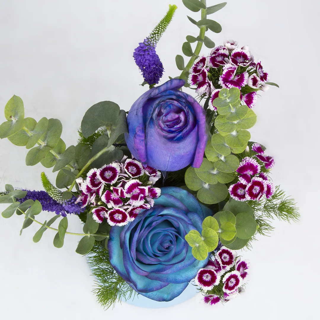تصویر و مدل گلدان گل هدیه تولد مردانه روز پدر با گل رز هلندی آبی کد 1590