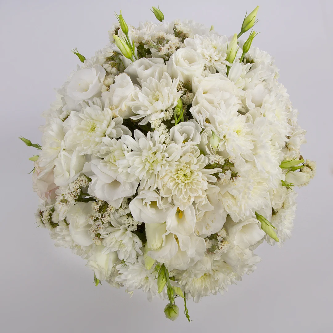 تصویر و مدل باکس گل هدیه با گل داوودی سفید و گل لیسیانتوس سفید کد 1600