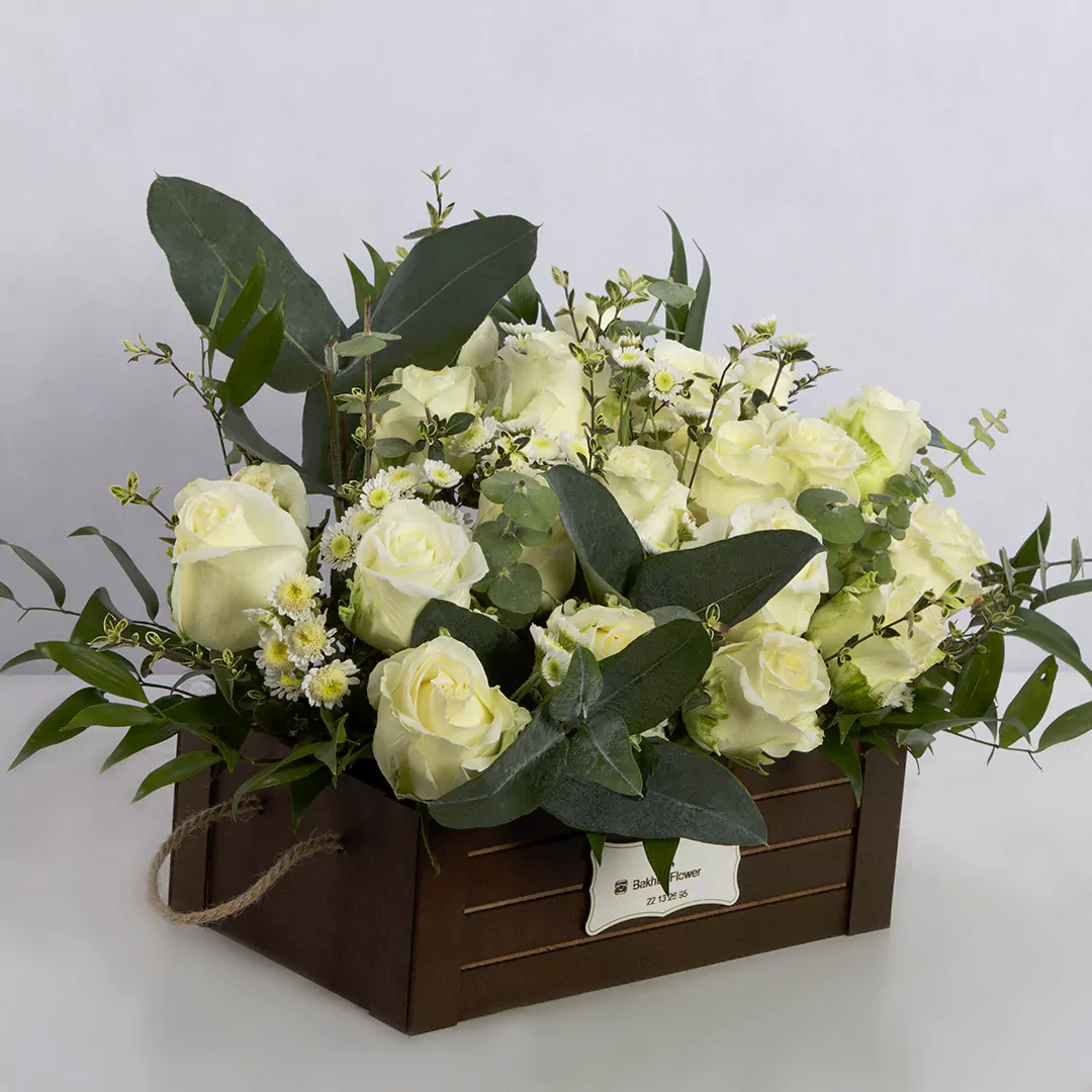 عکس و مدل باکس گل ولنتاین گل رز هلندی سفید کد 2590