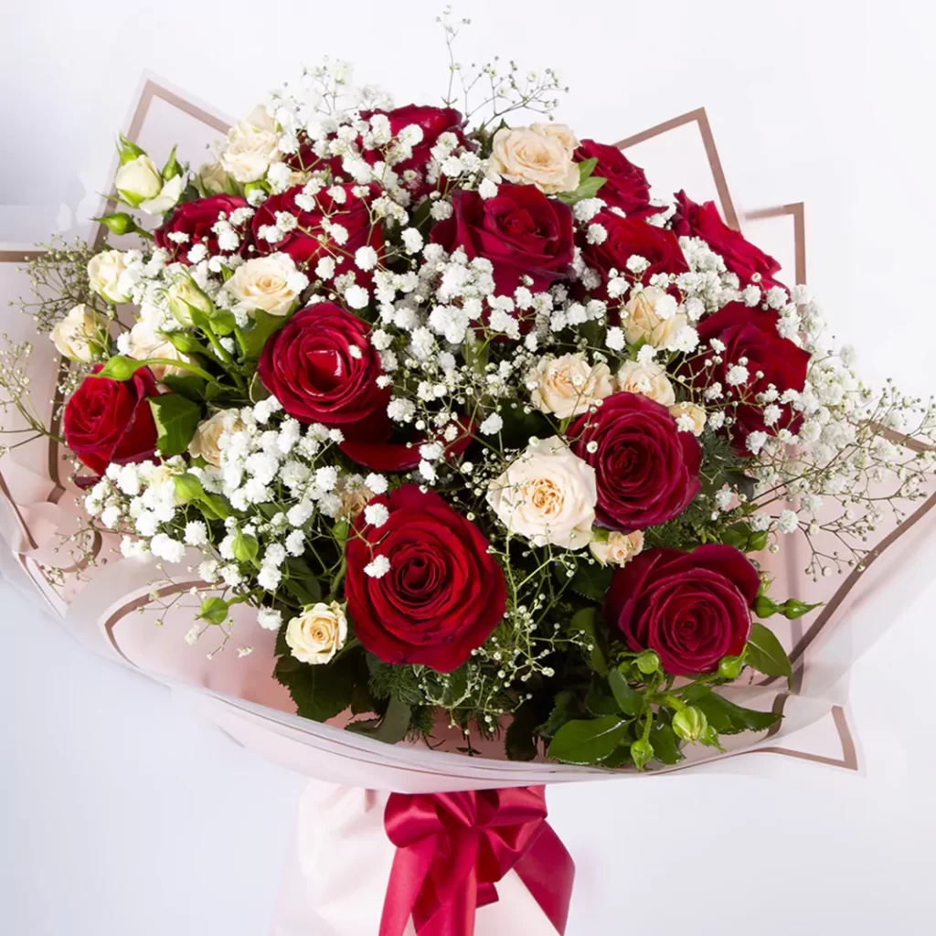 عکس دسته گل ولنتاین با گل رز هلندی و گل رز مینیاتوری کد6580