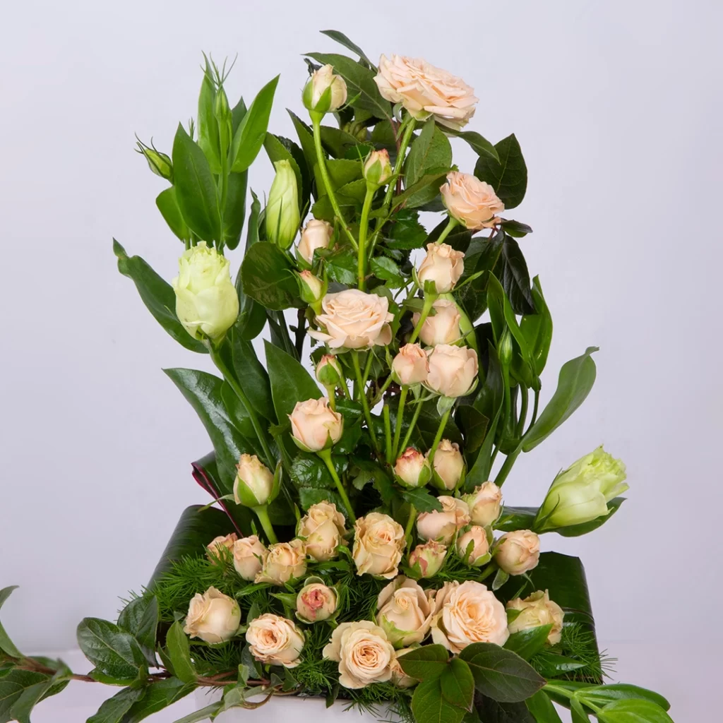 عکس باکس گل هدیه با گل رز مینیاتوری کد 1790