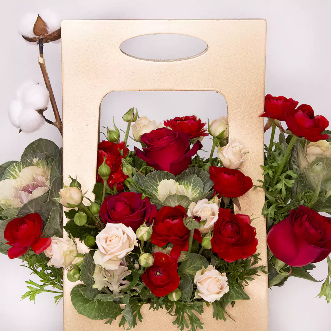 عکس باکس هدیه گل رز هلندی قرمز کد 20429